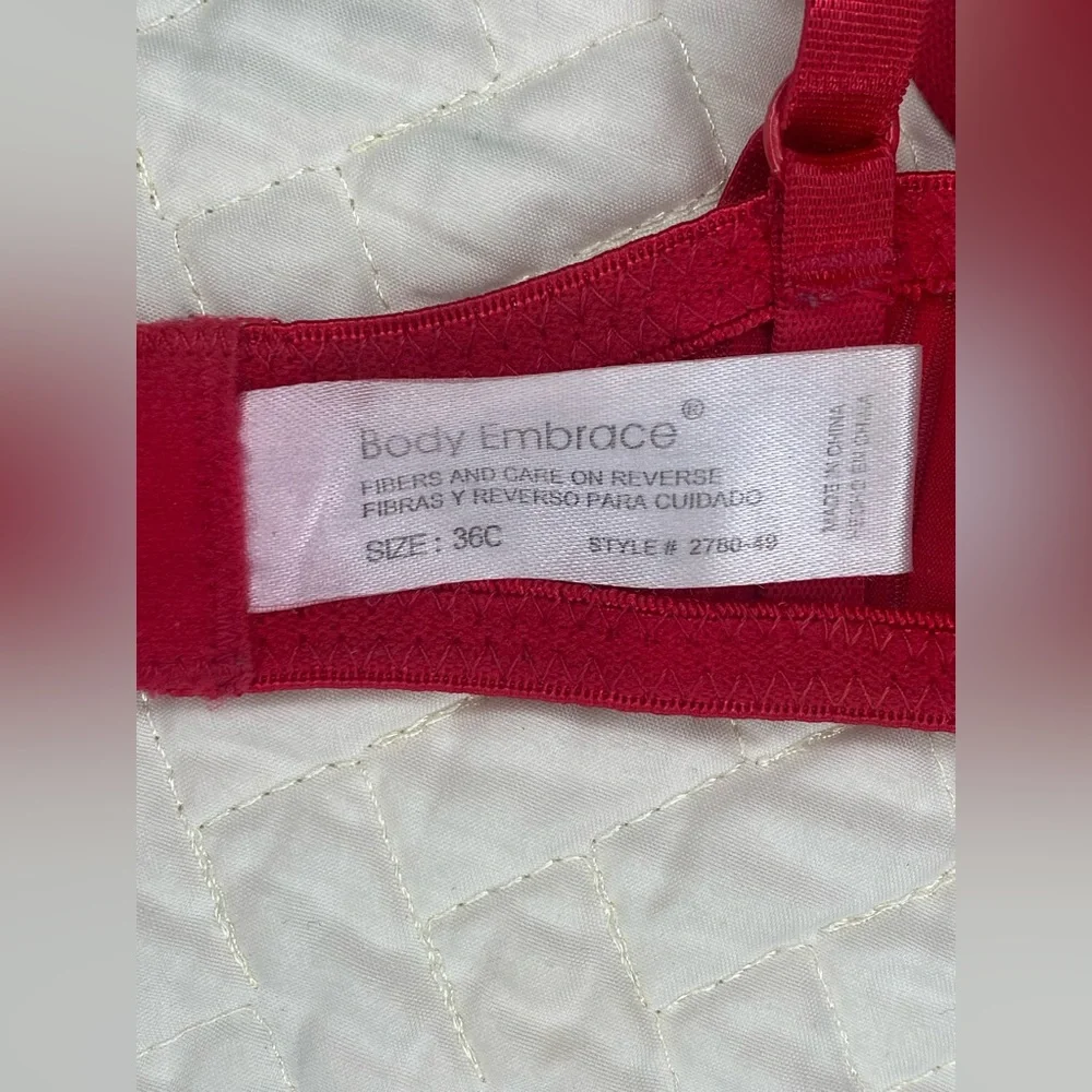 Red Bra - Picture 8 of 9
